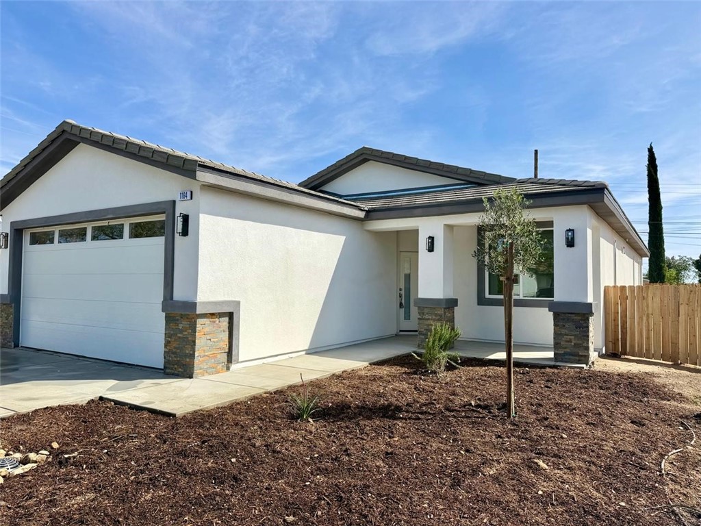 1164 N Hermosa Avenue