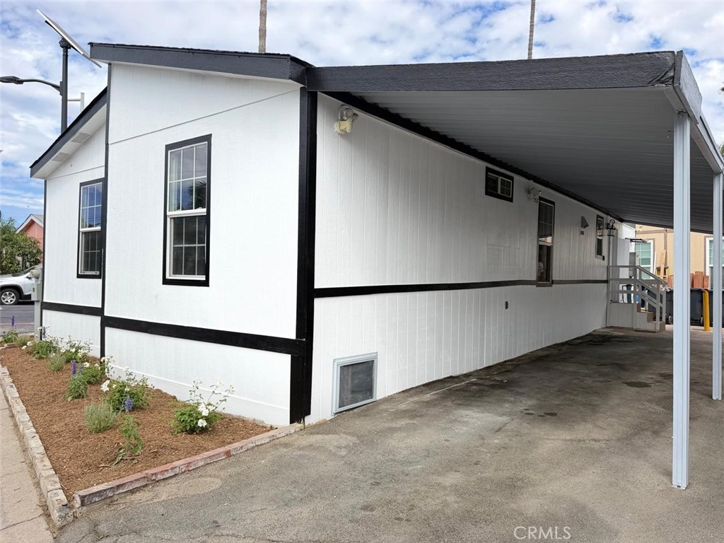 301 Duke lane 16
