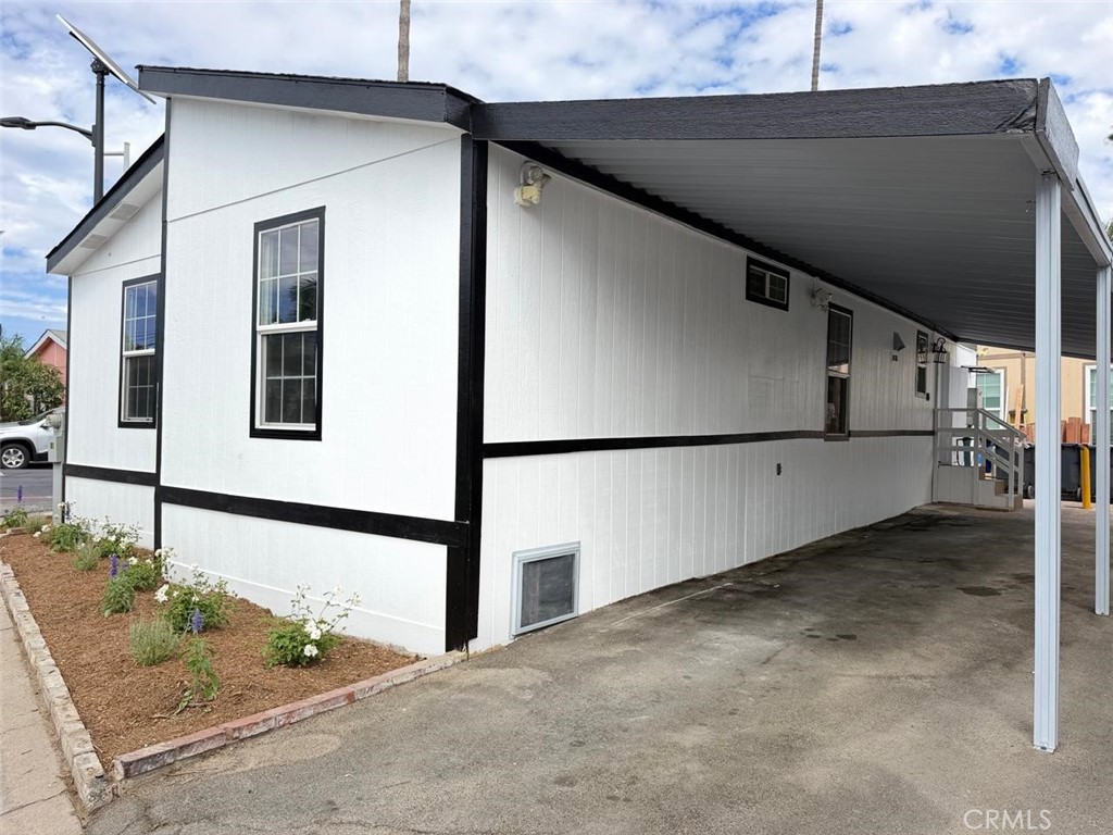 301 Duke lane 16