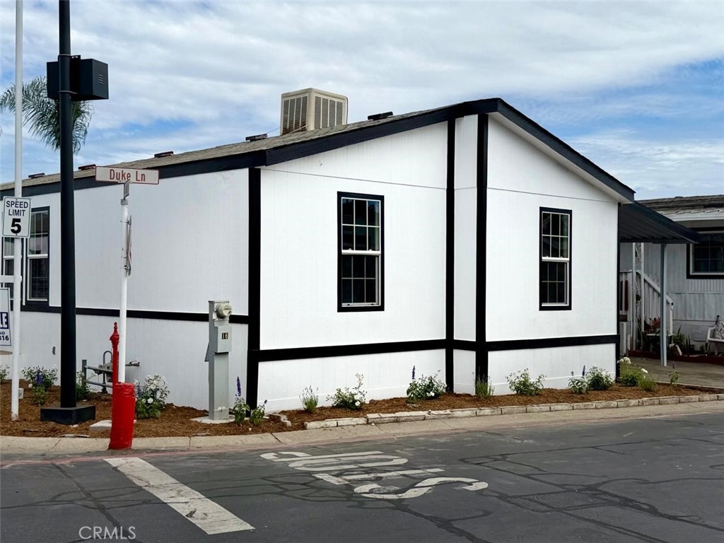 301 Duke lane 16