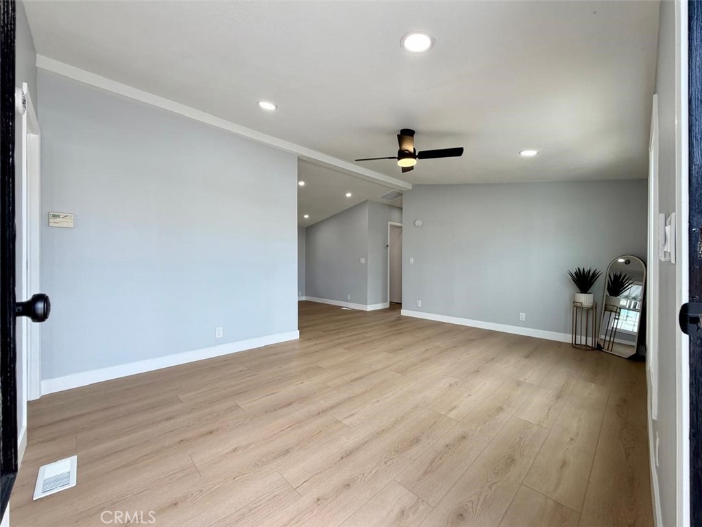 301 Duke lane 16