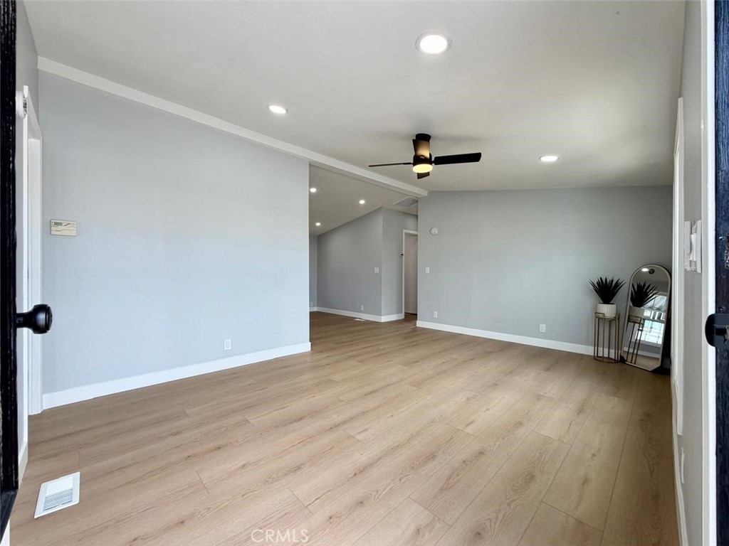 301 Duke lane 16