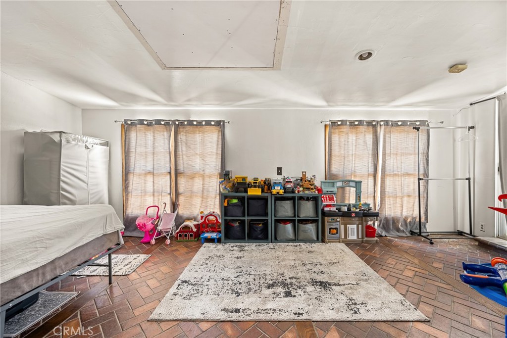 4168 Cedar Avenue