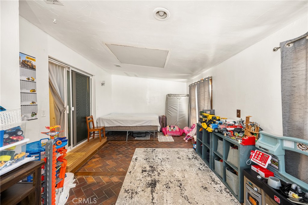 4168 Cedar Avenue