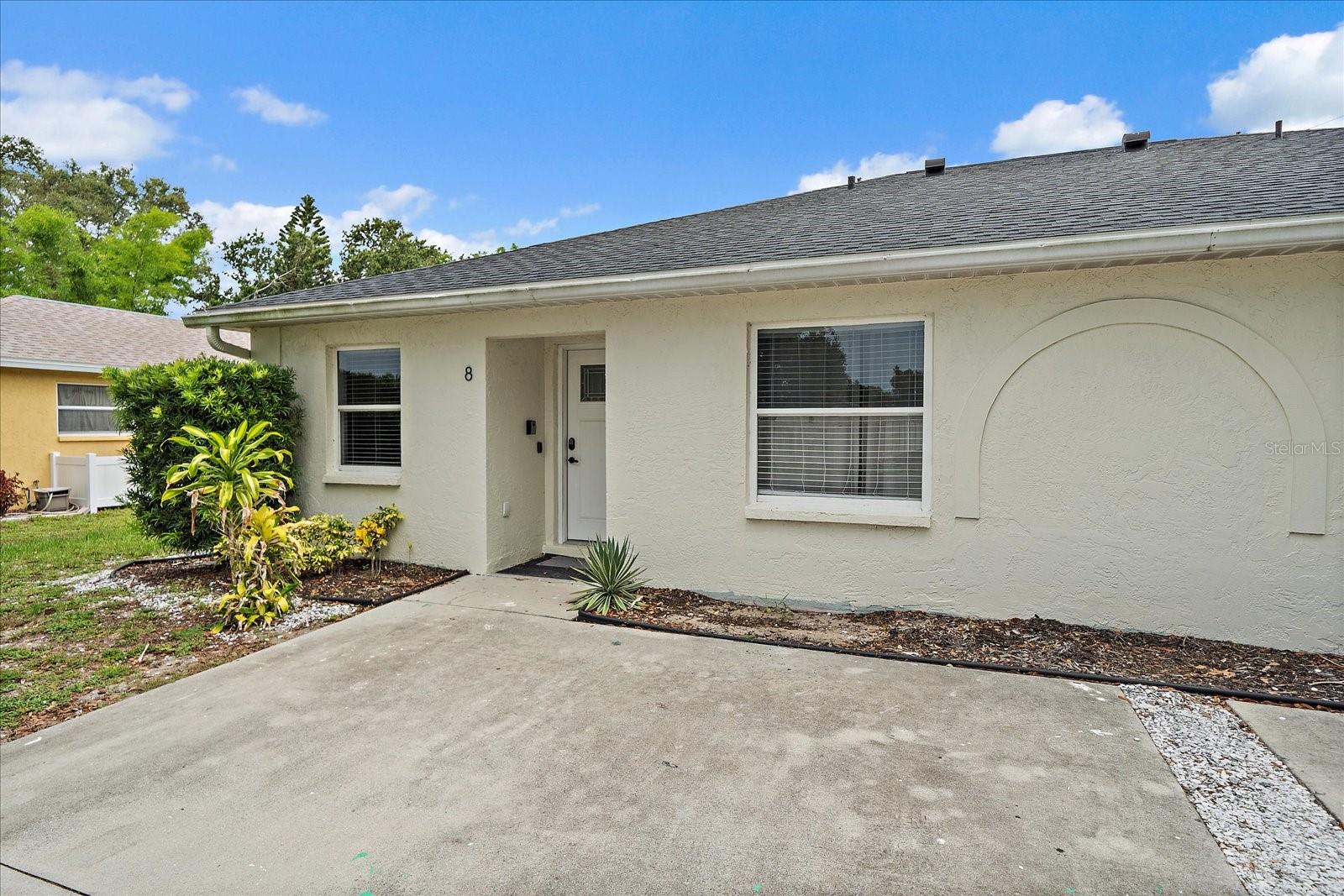 6 BAY ACRES AVE