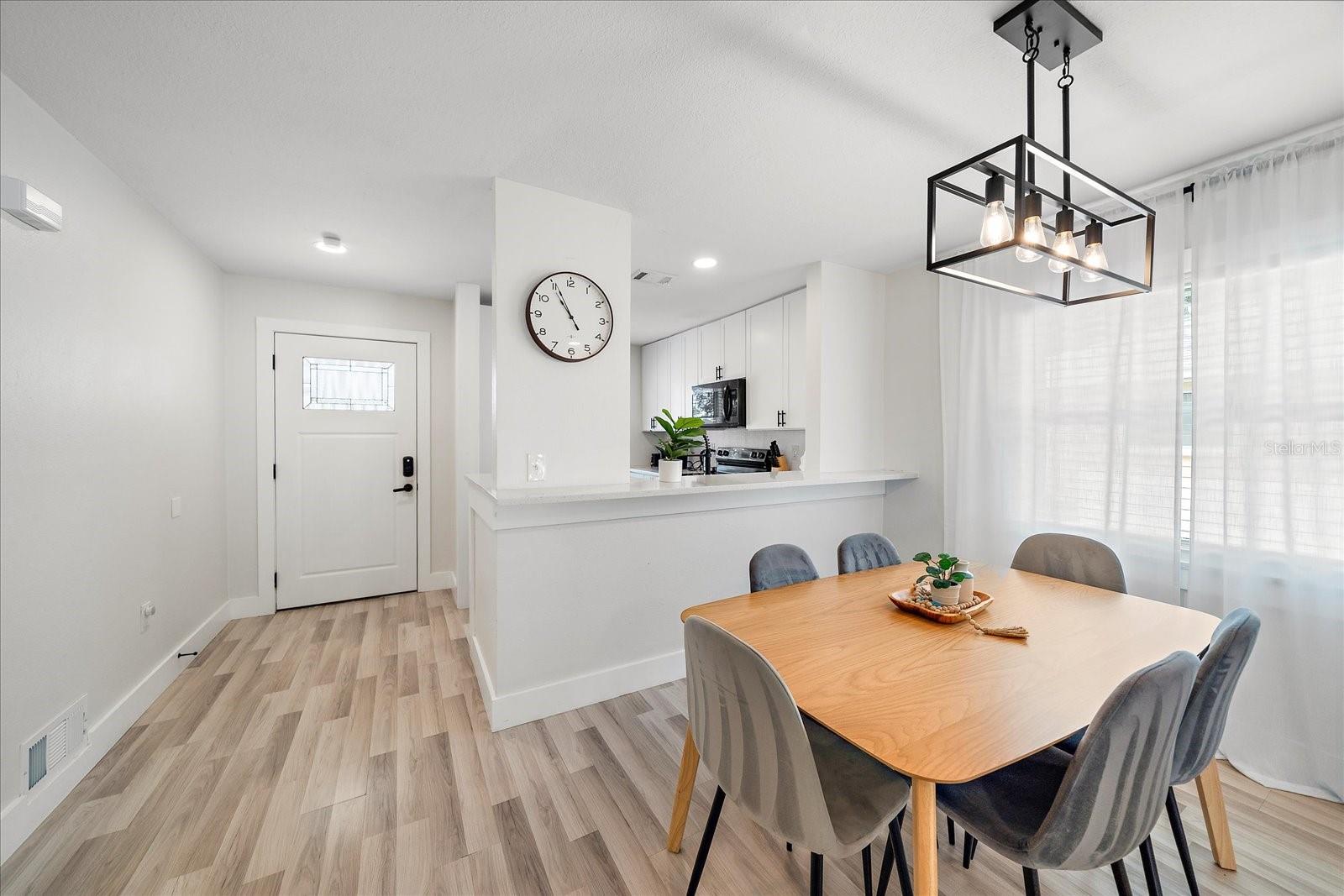 6 BAY ACRES AVE