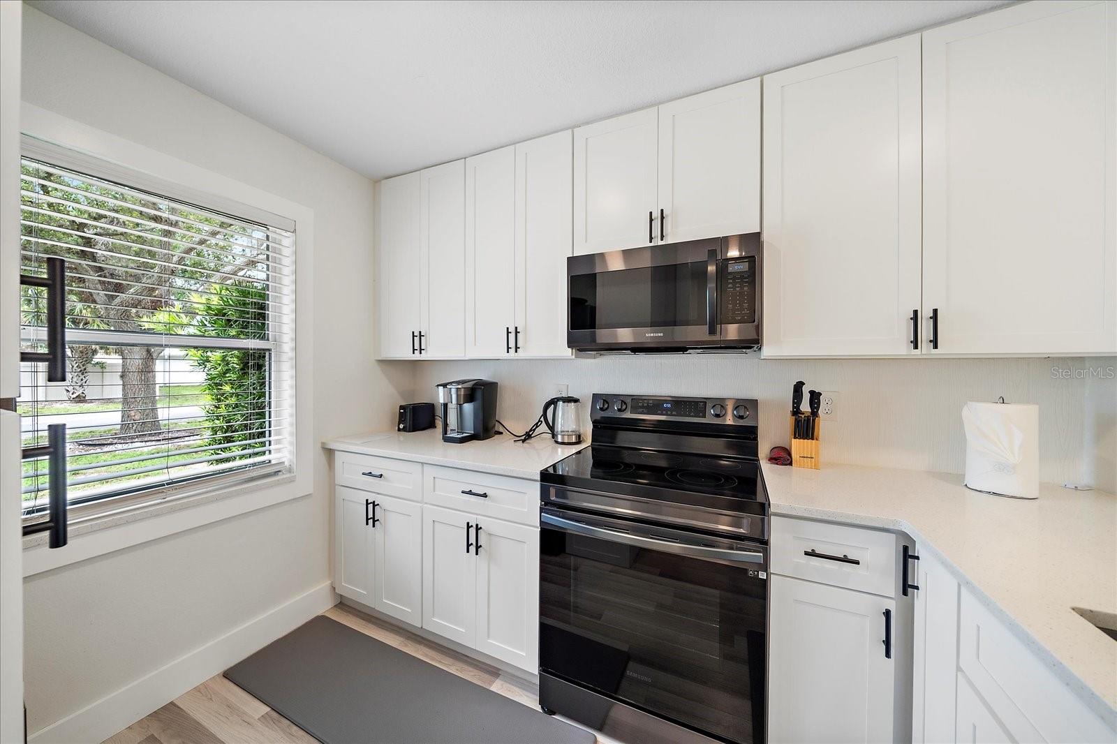 6 BAY ACRES AVE