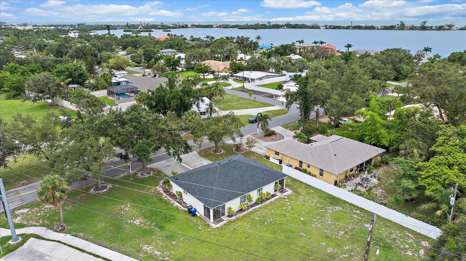 6 BAY ACRES AVE