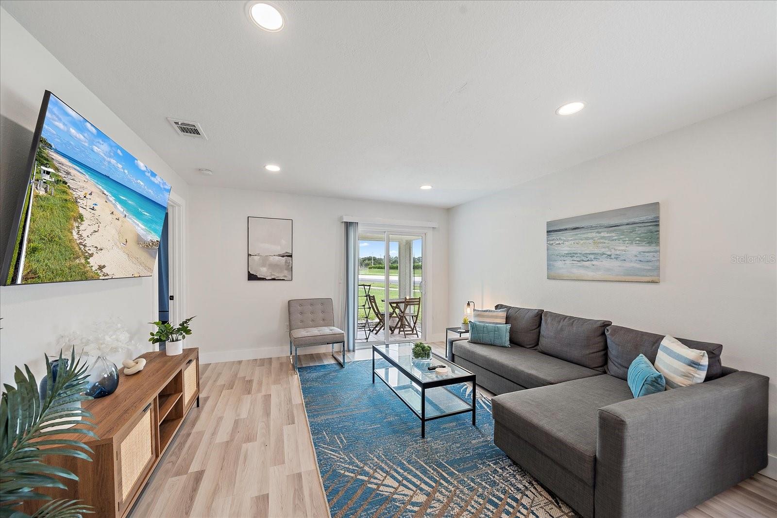 6 BAY ACRES AVE