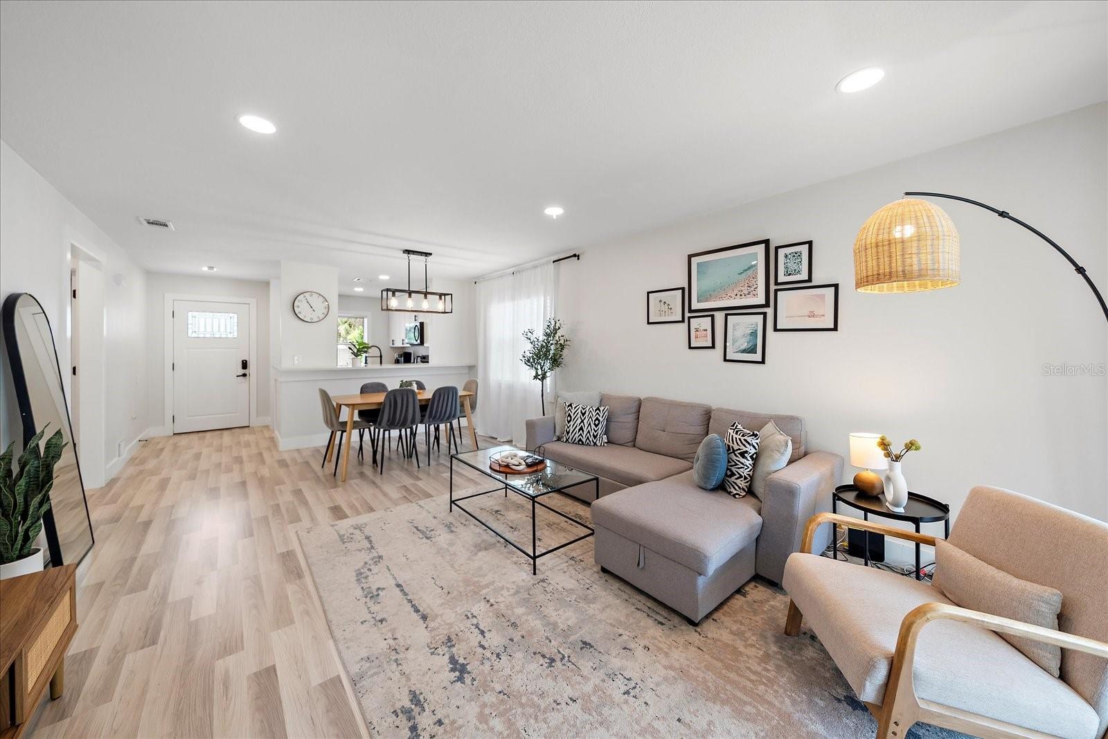 6 BAY ACRES AVE