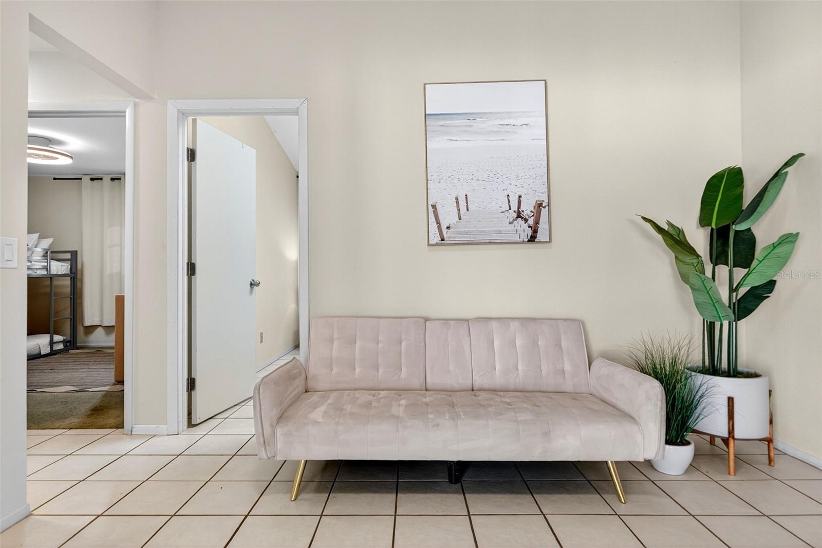 9221 STEUBENVILLE AVE