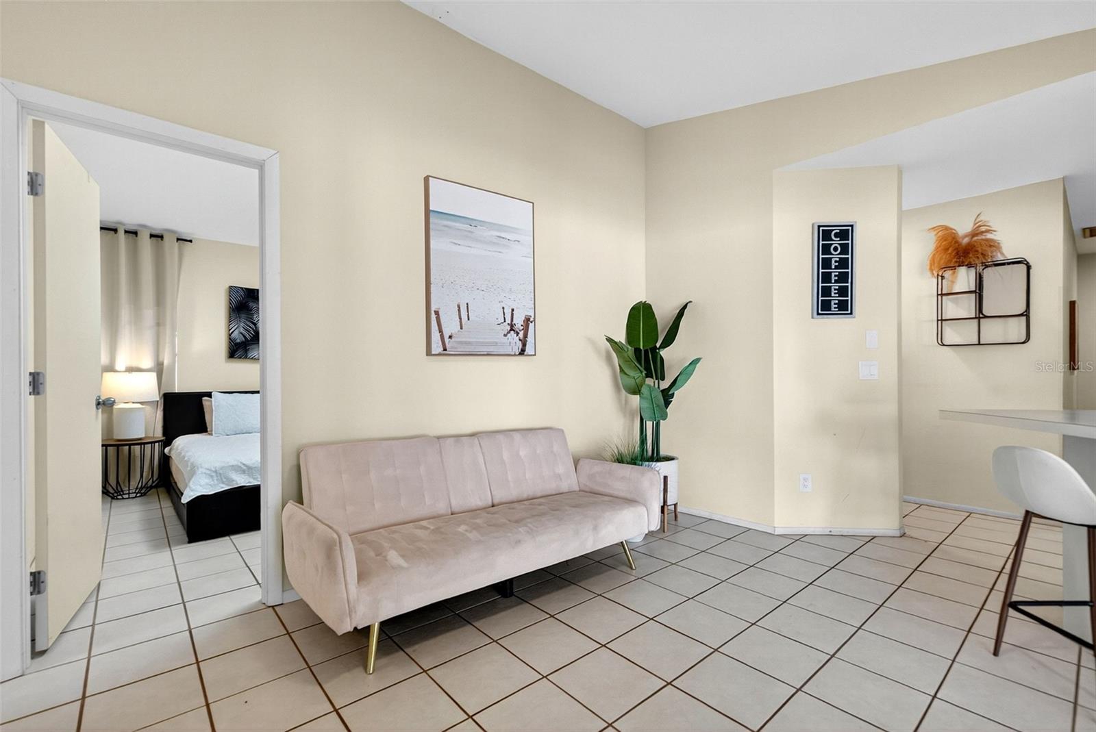 9221 STEUBENVILLE AVE