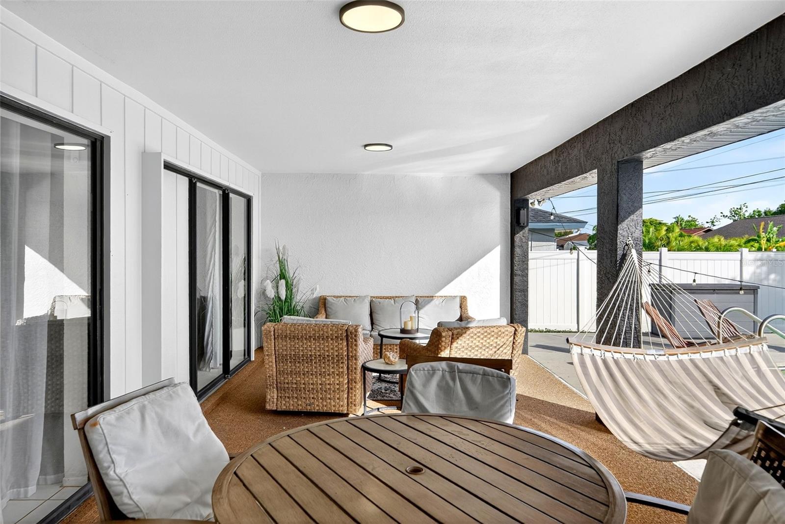 9221 STEUBENVILLE AVE