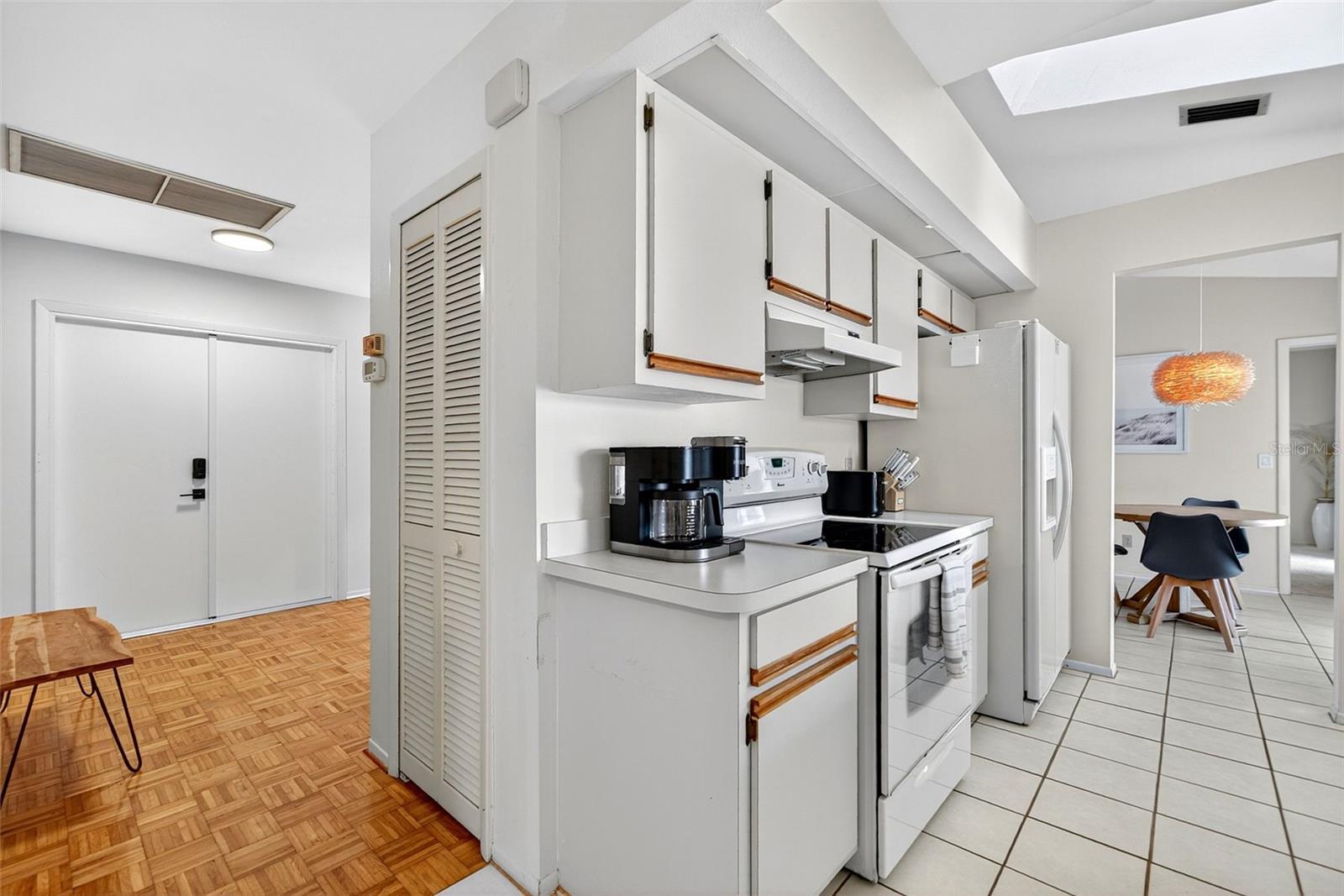 9221 STEUBENVILLE AVE