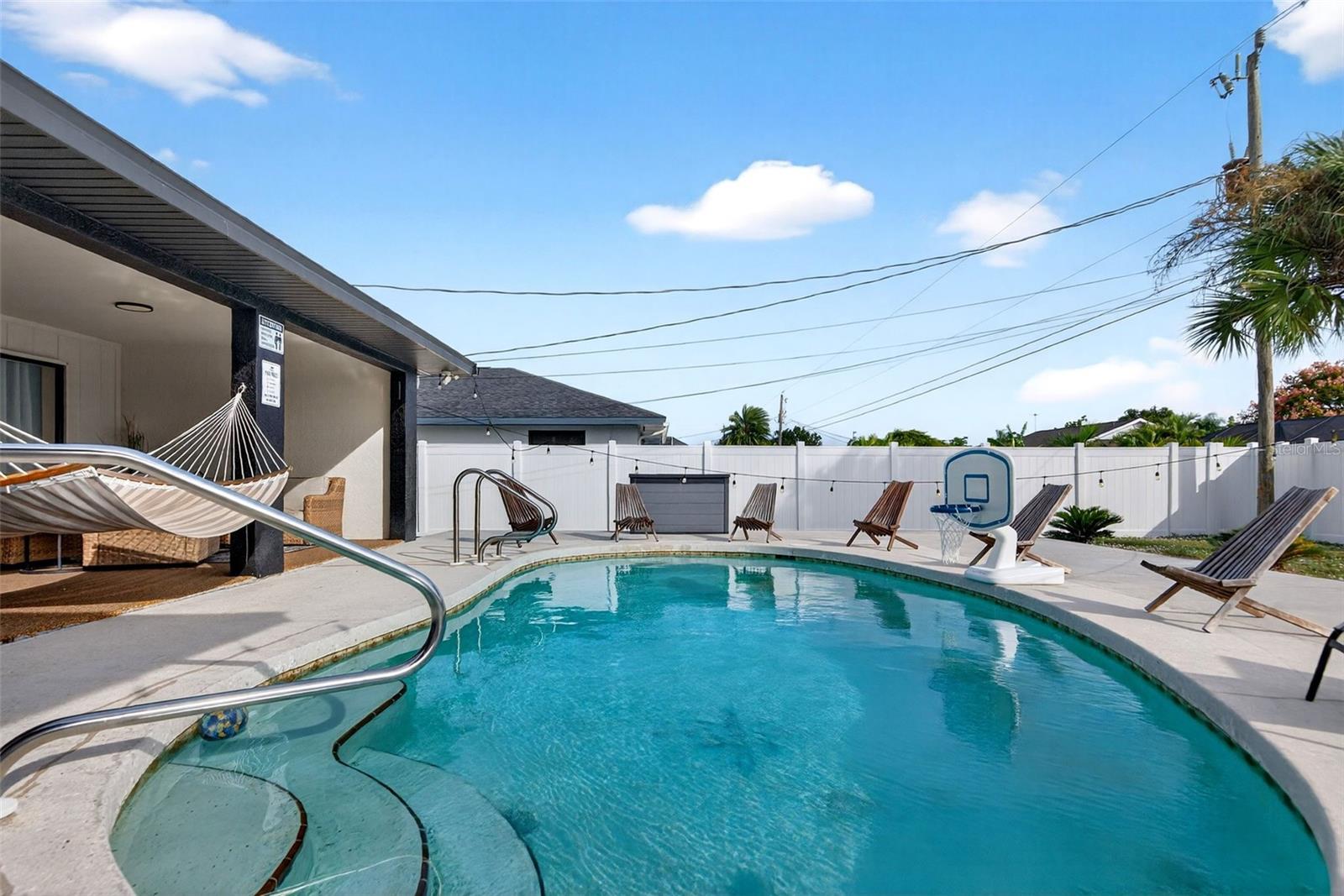 9221 STEUBENVILLE AVE