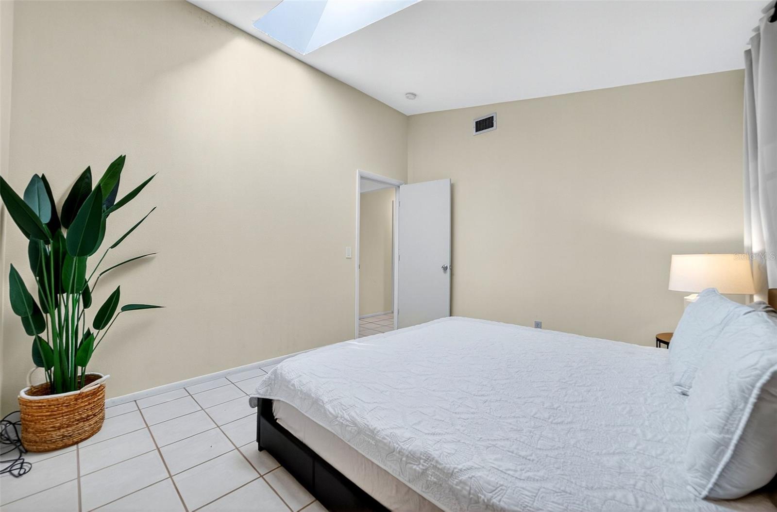 9221 STEUBENVILLE AVE