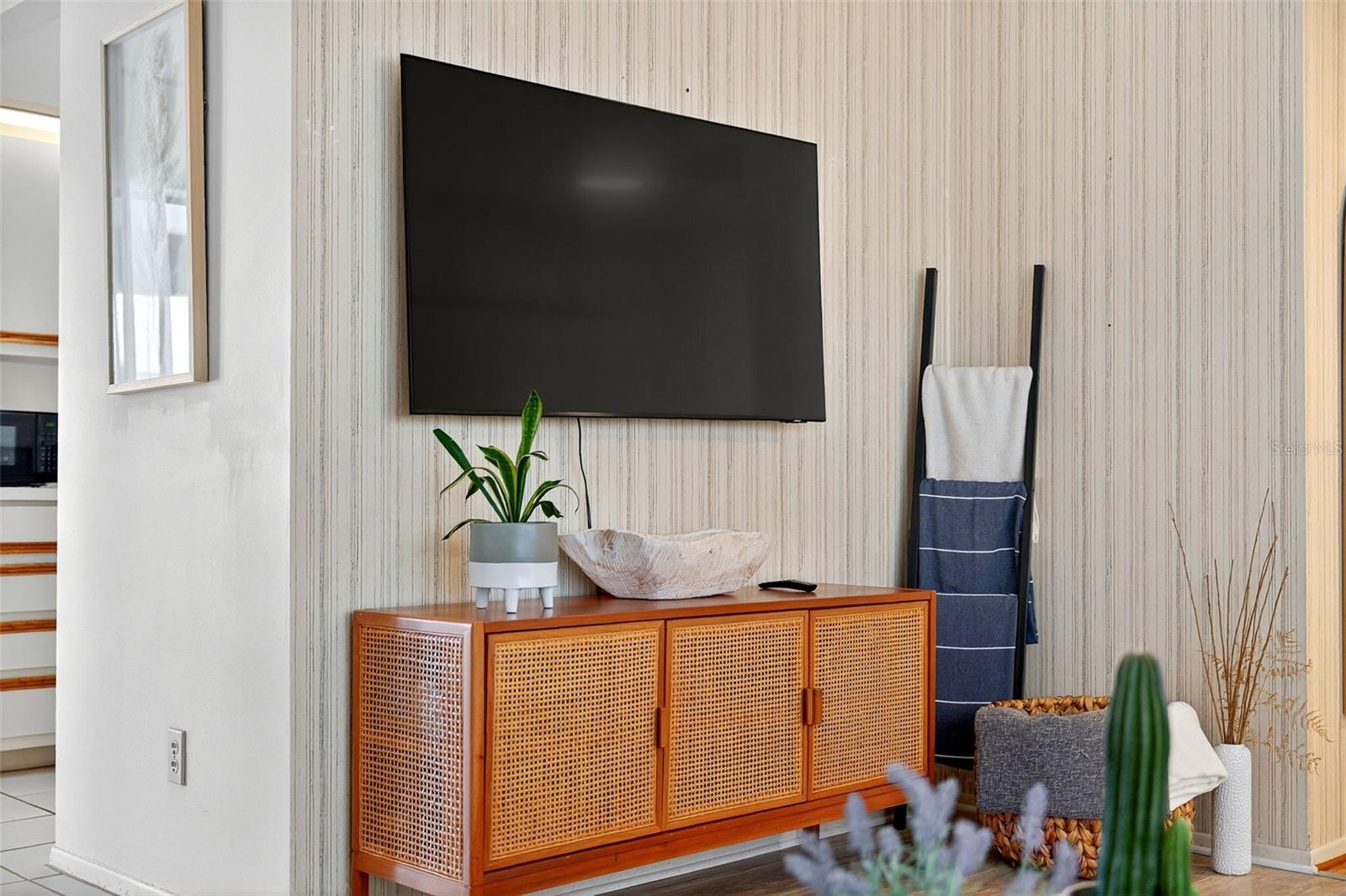 9221 STEUBENVILLE AVE