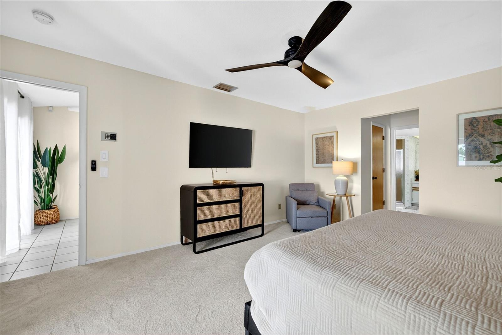 9221 STEUBENVILLE AVE