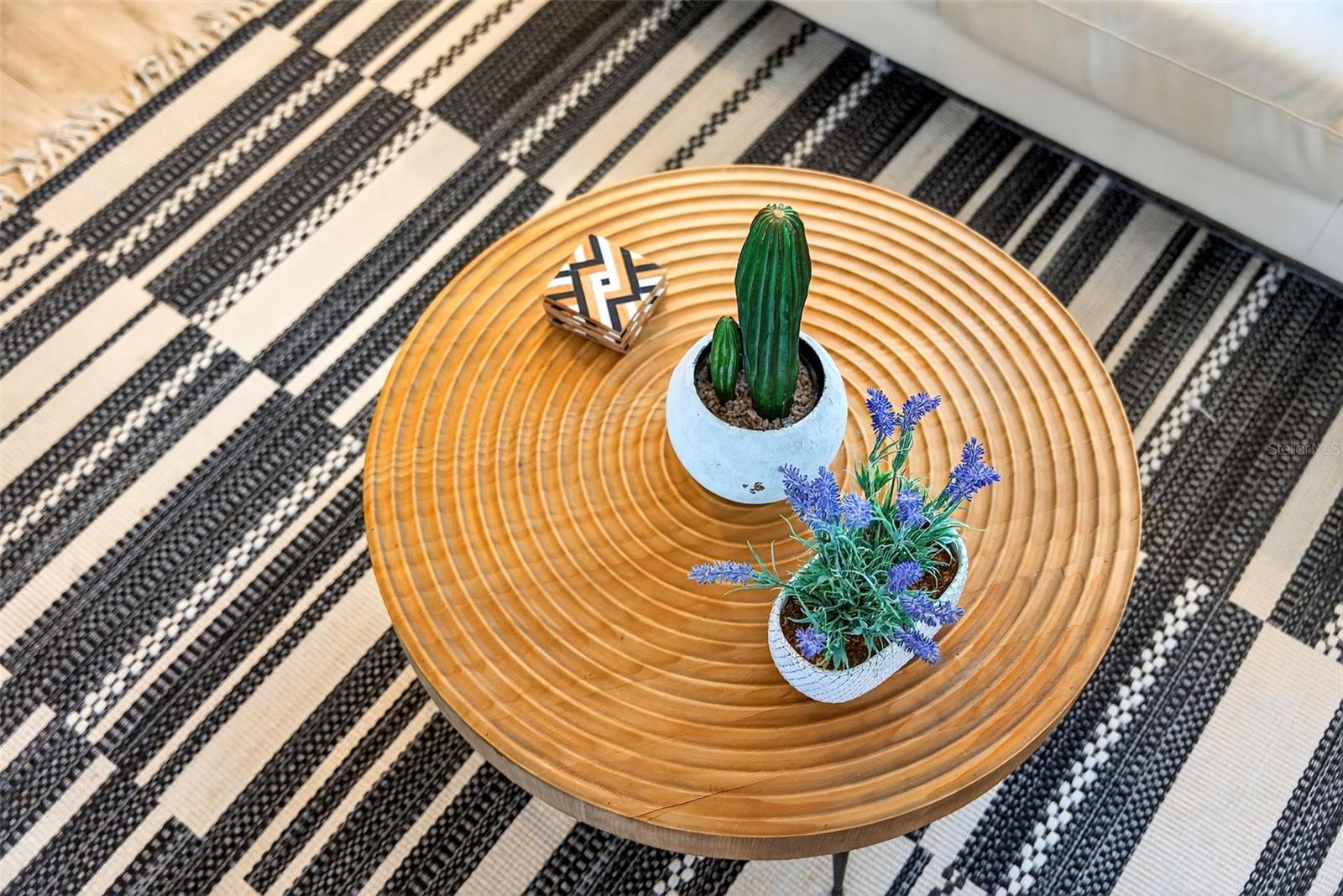 9221 STEUBENVILLE AVE