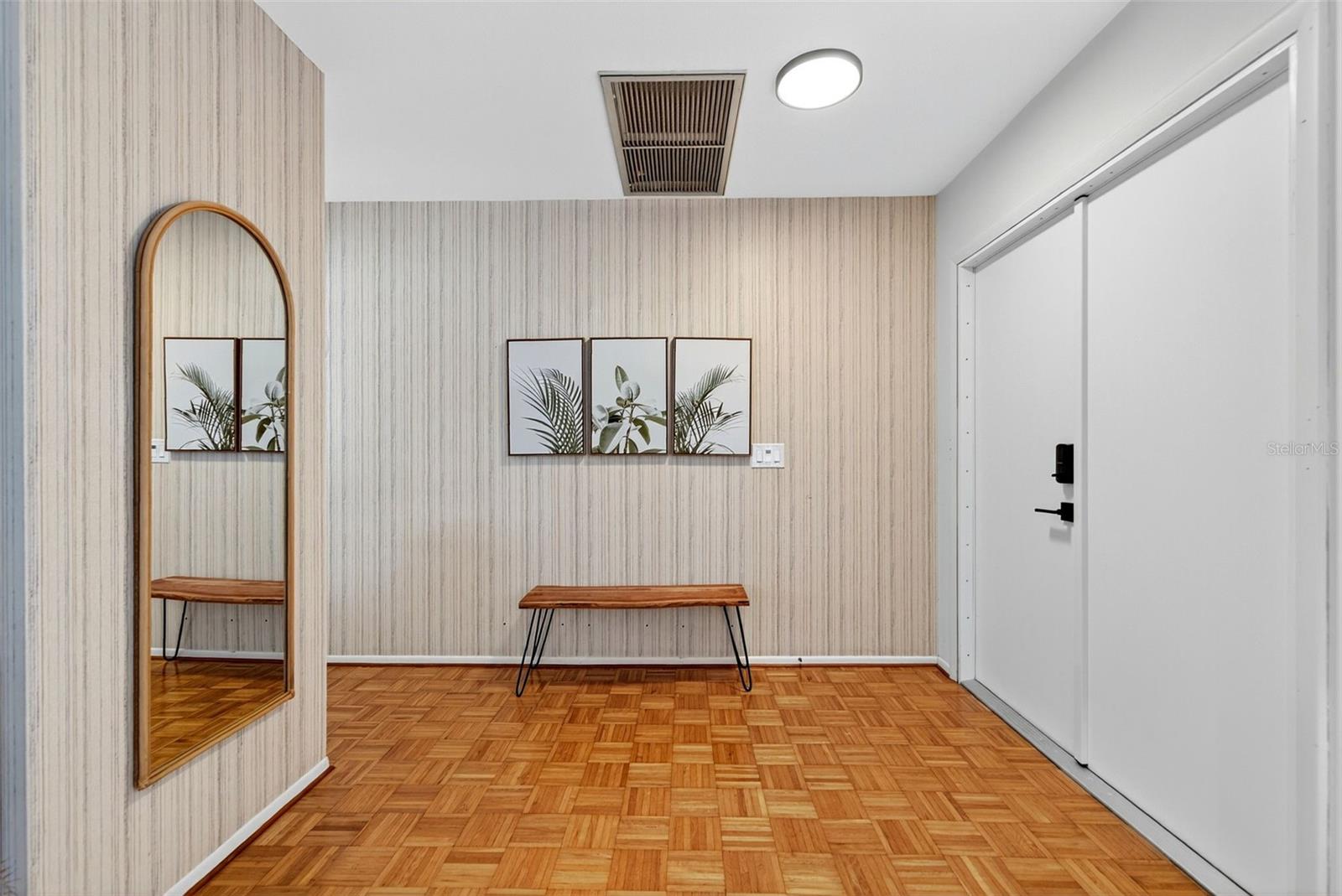 9221 STEUBENVILLE AVE