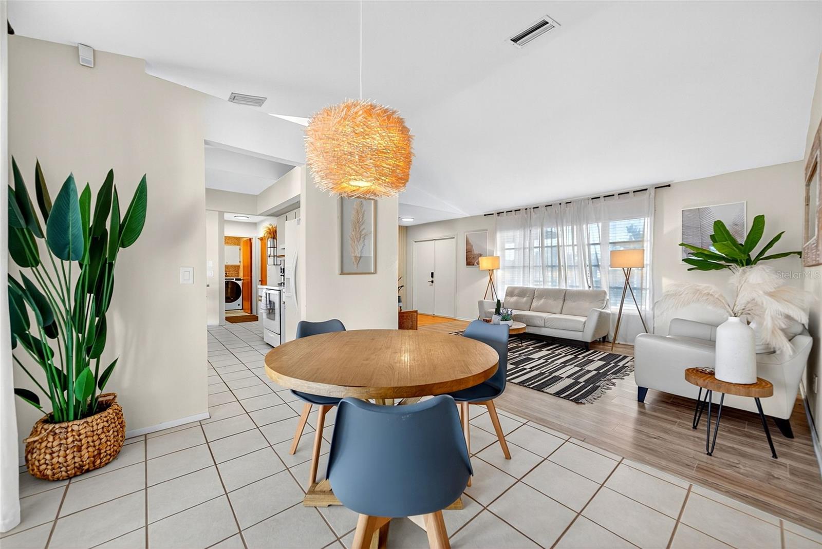 9221 STEUBENVILLE AVE