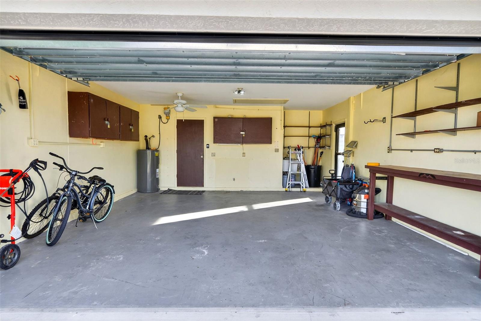 9221 STEUBENVILLE AVE