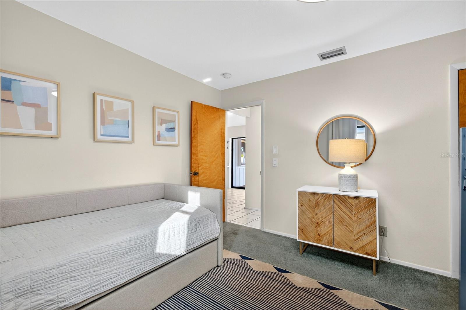 9221 STEUBENVILLE AVE