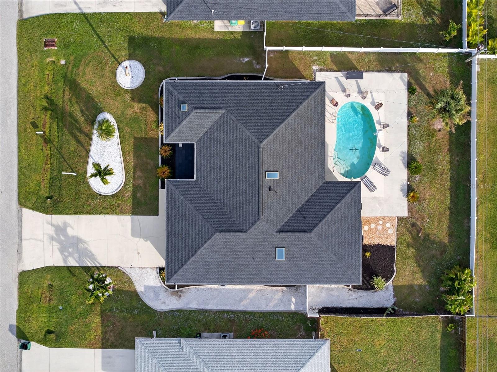 9221 STEUBENVILLE AVE