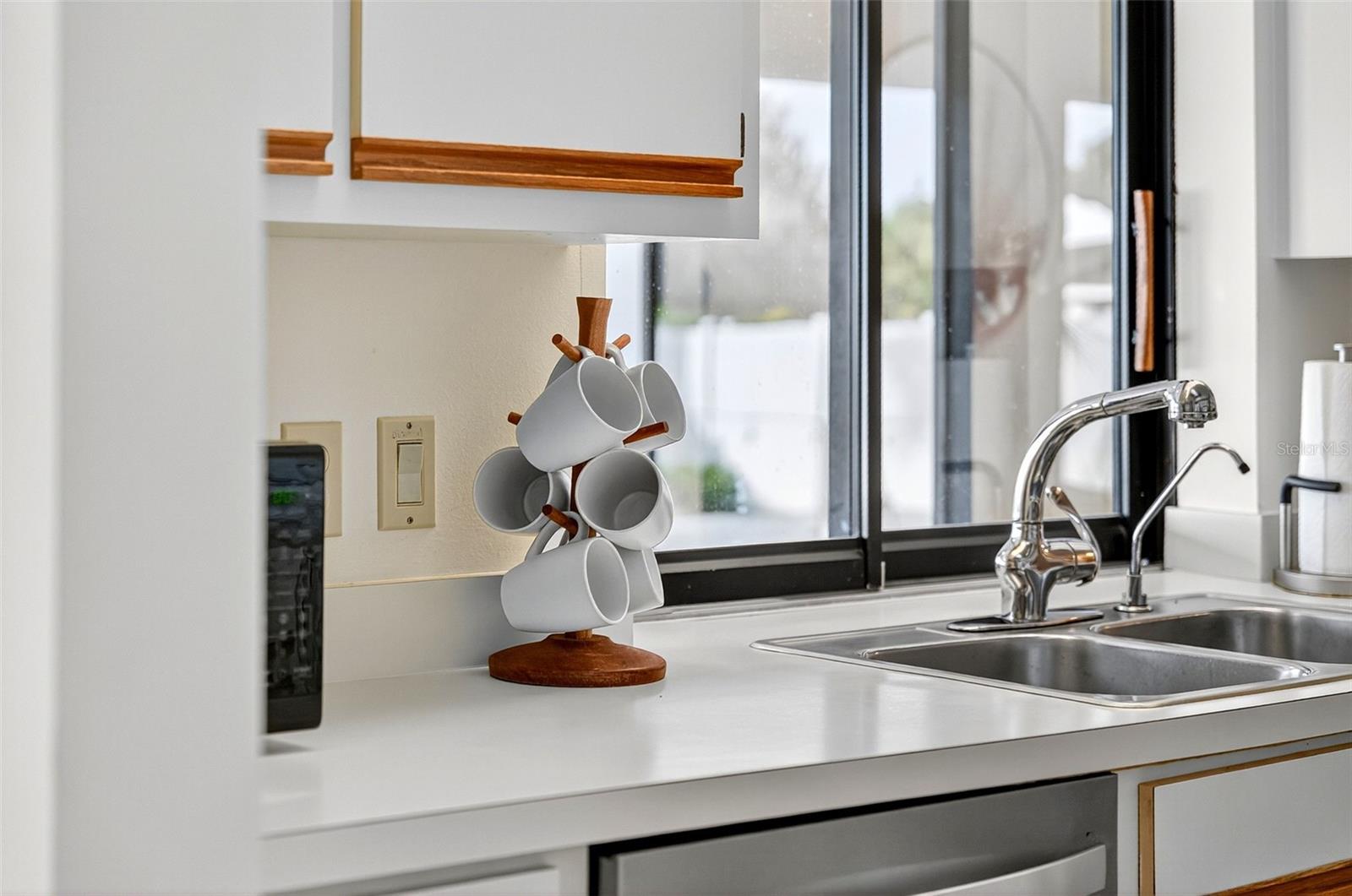 9221 STEUBENVILLE AVE