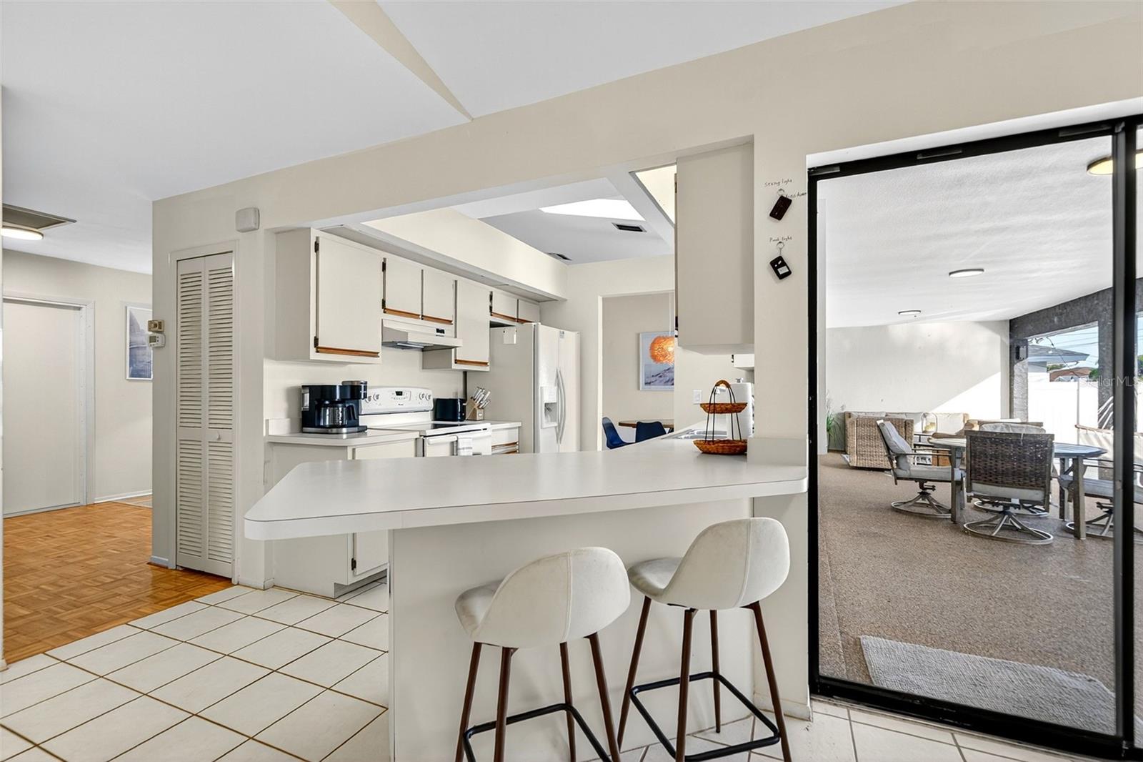 9221 STEUBENVILLE AVE