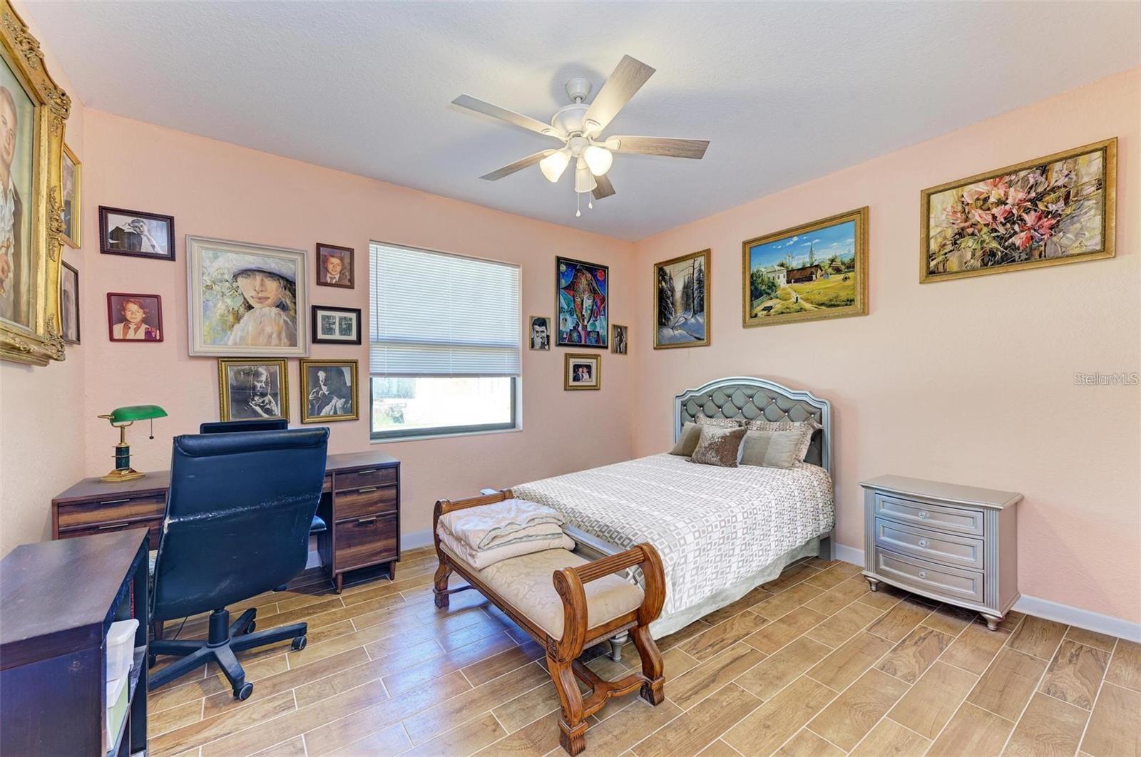 397 DONIPHAN DR