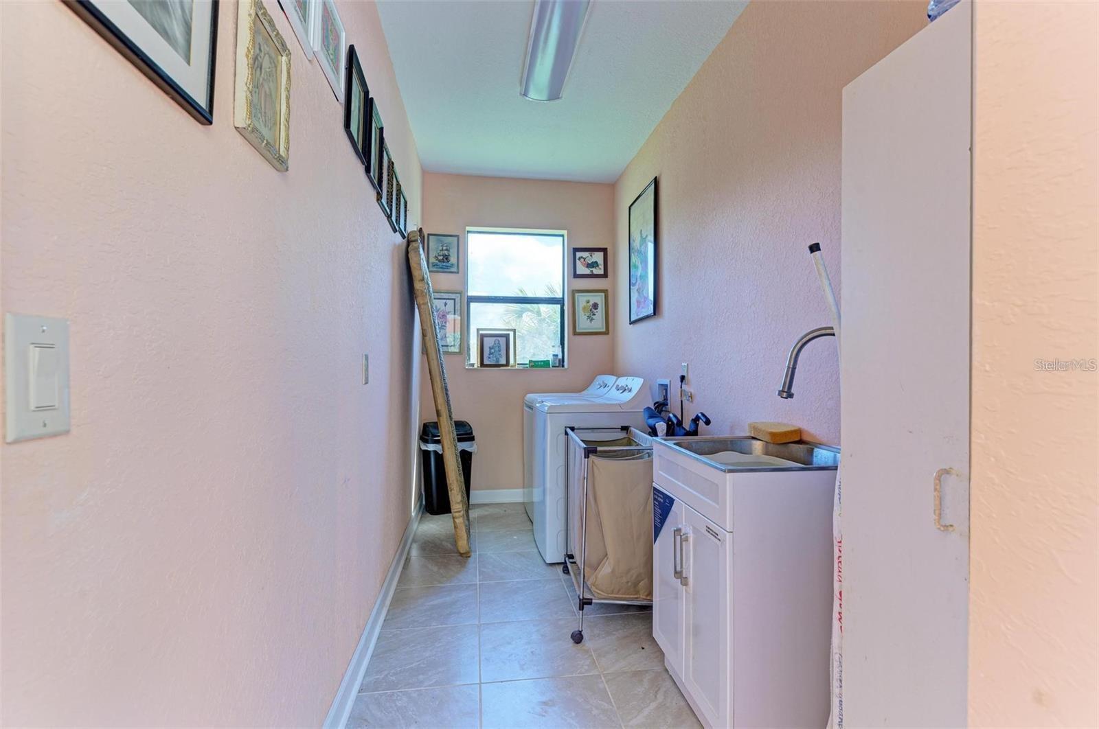 397 DONIPHAN DR