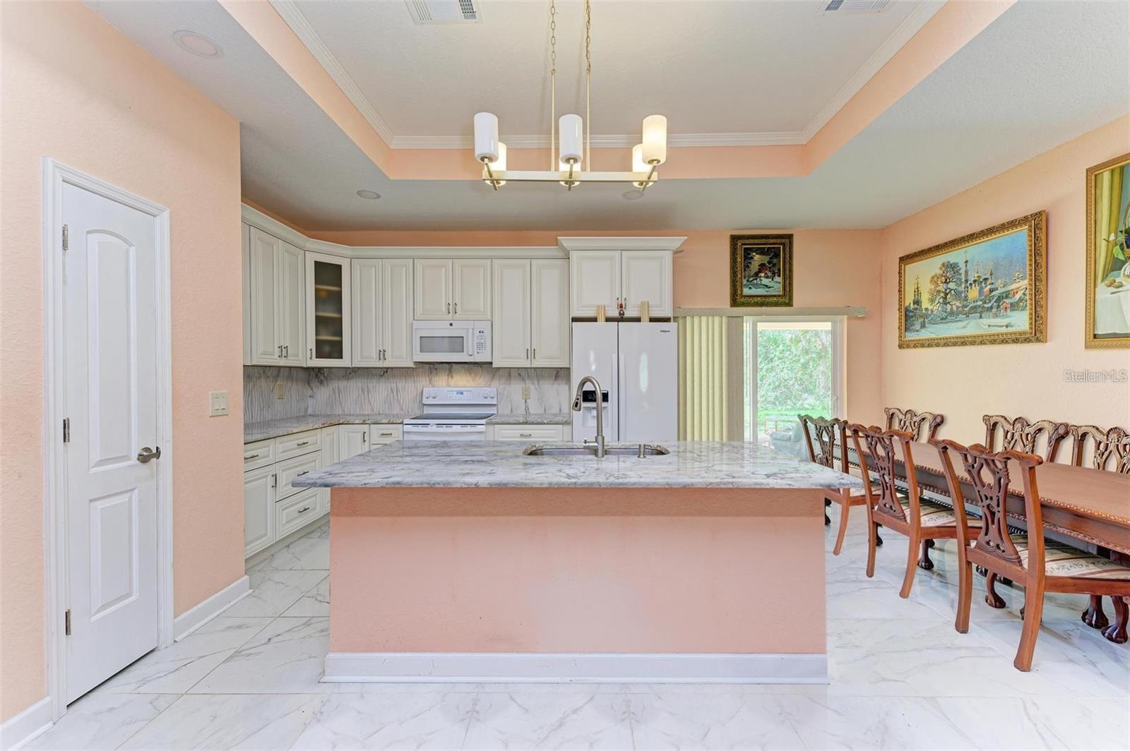 397 DONIPHAN DR