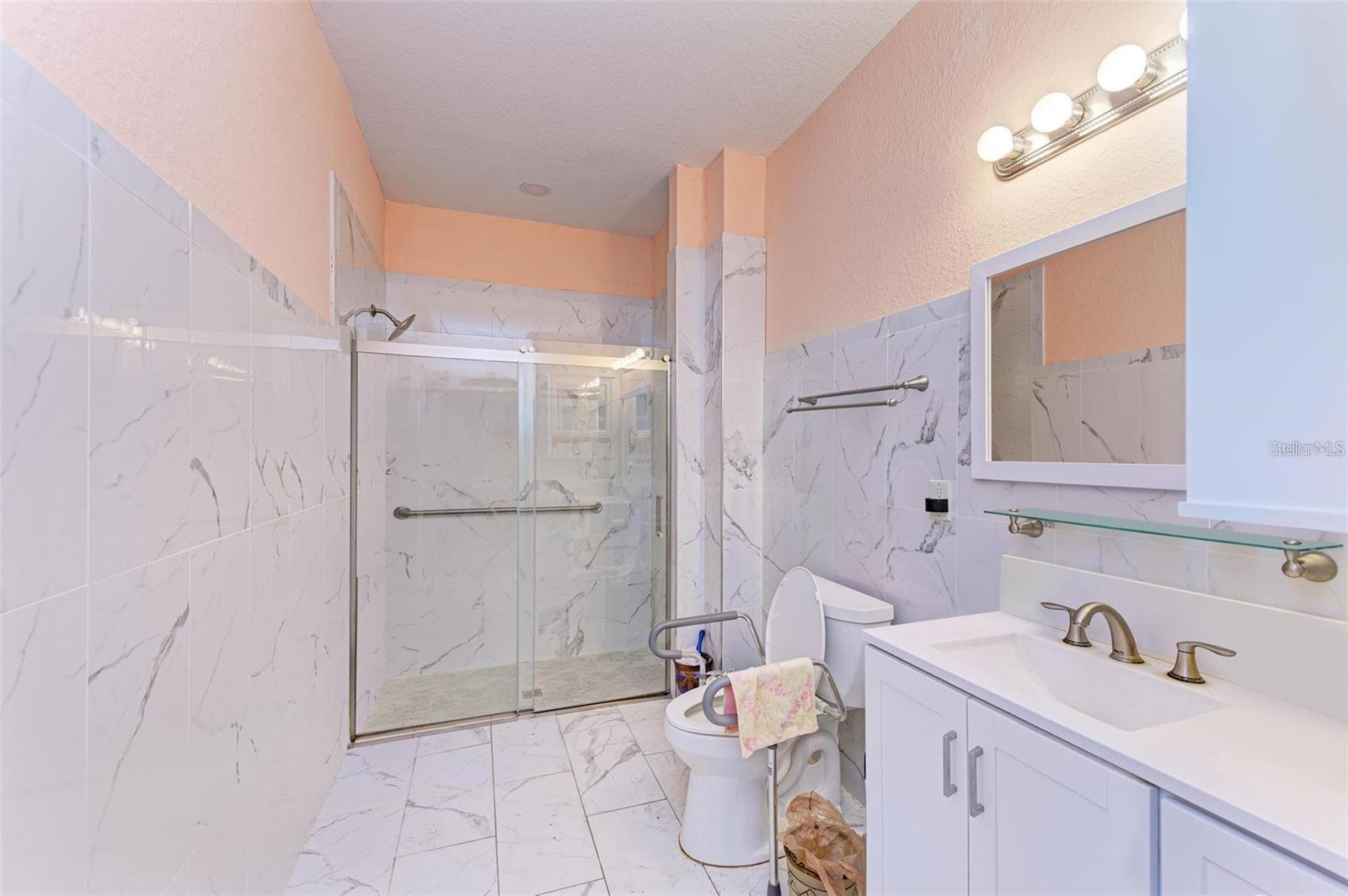 397 DONIPHAN DR