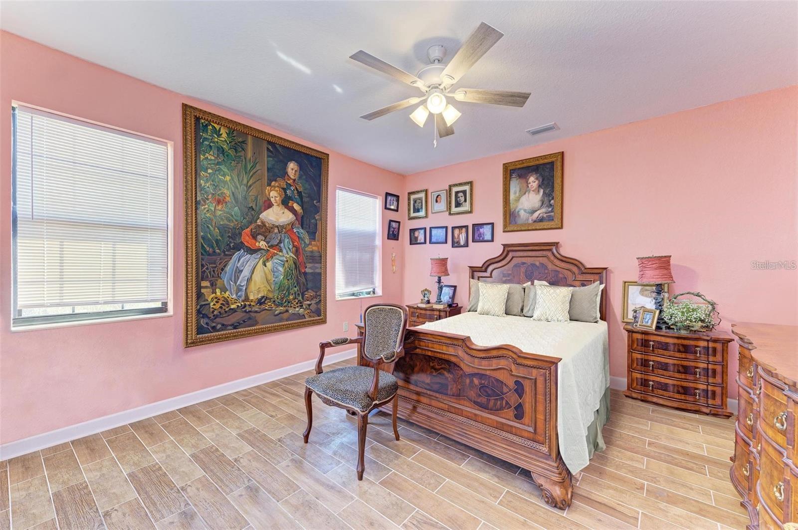 397 DONIPHAN DR