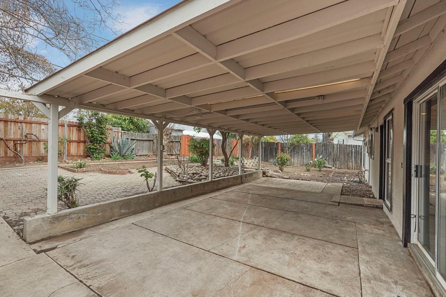 1945 Edwin Way