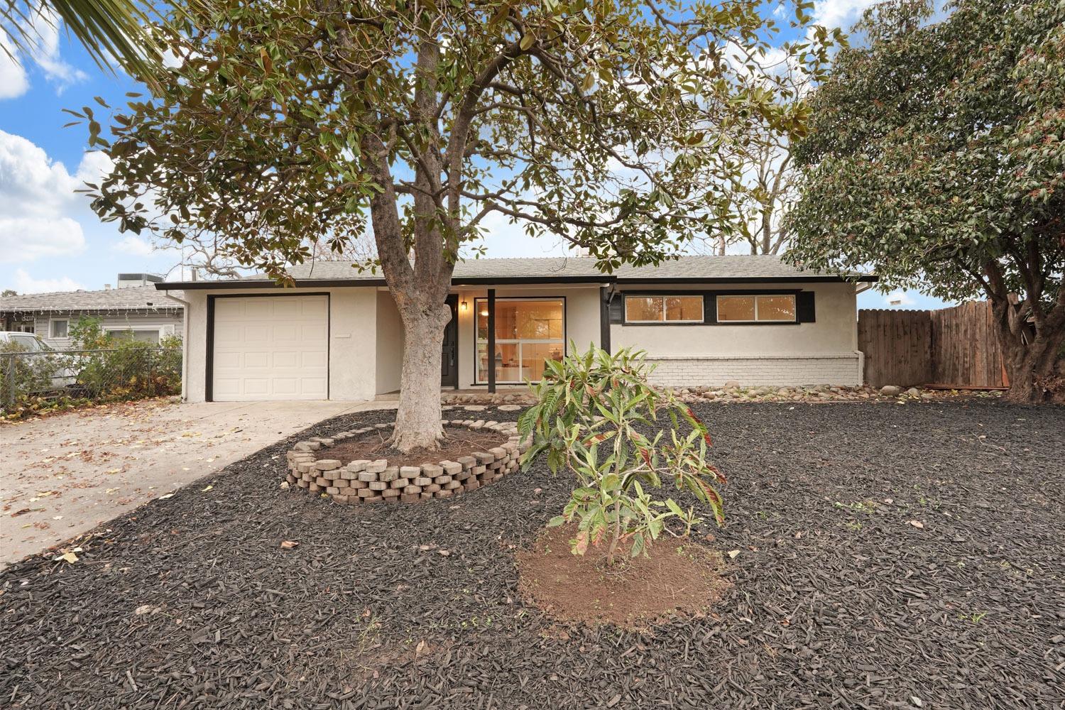 1945 Edwin Way