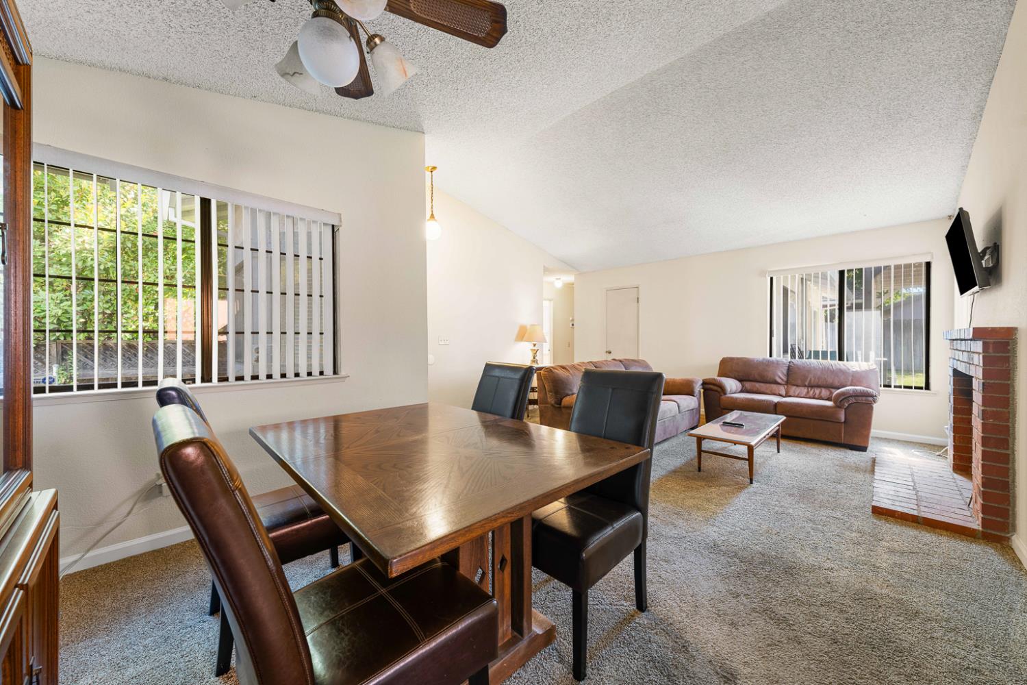 10 Shady Lake Court