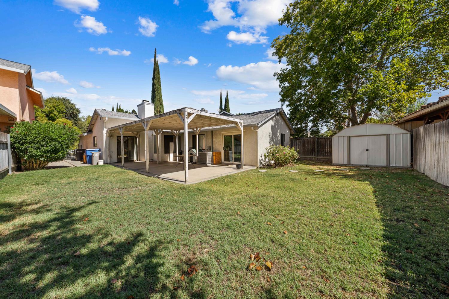 10 Shady Lake Court