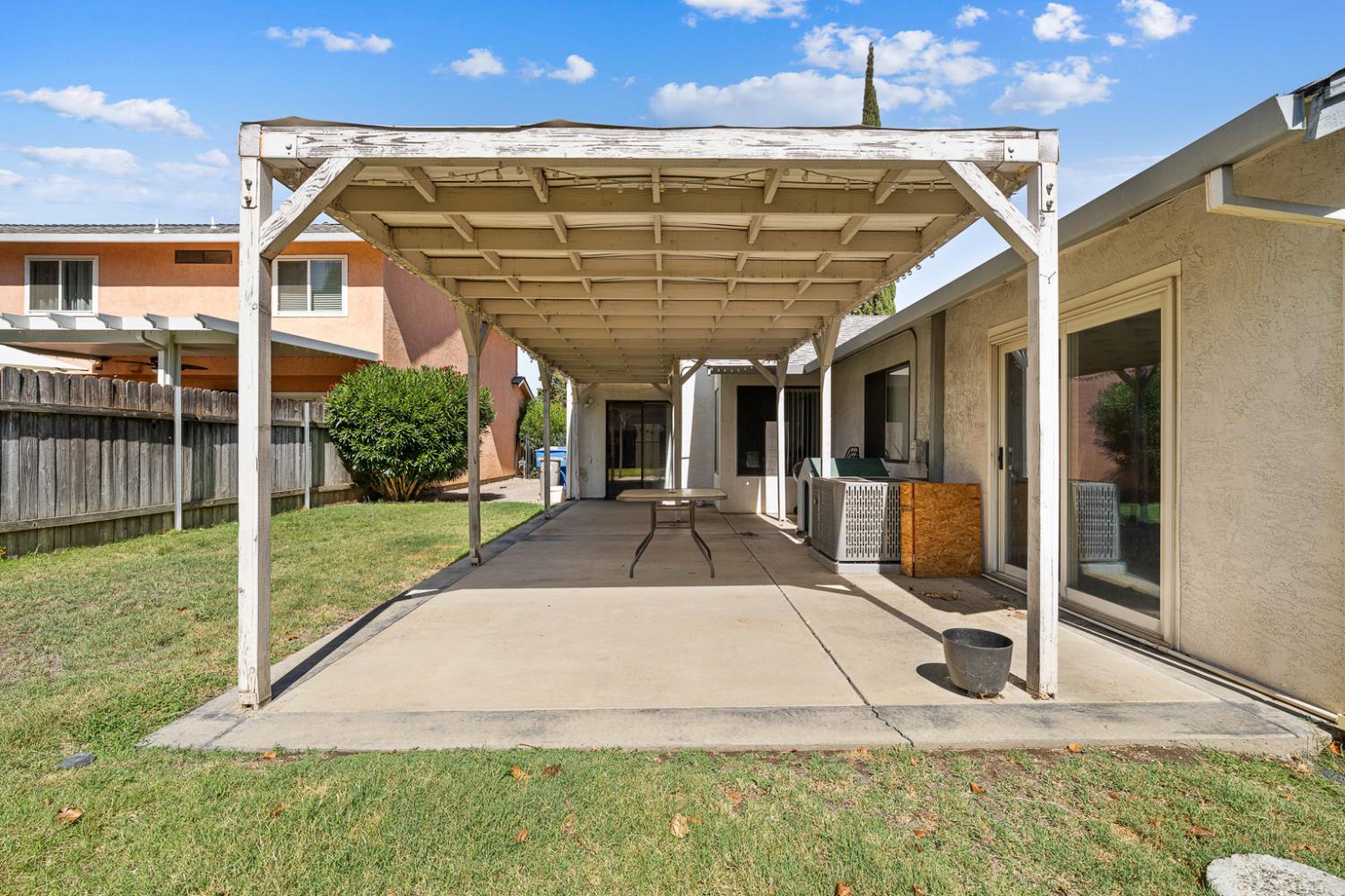 10 Shady Lake Court