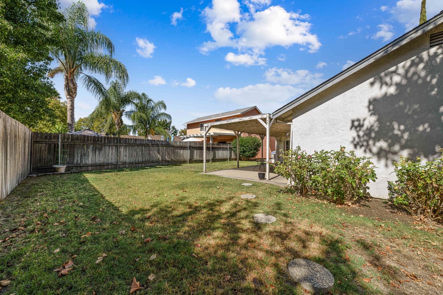 10 Shady Lake Court