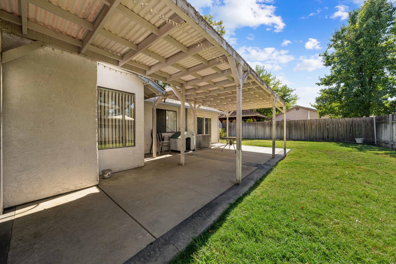 10 Shady Lake Court