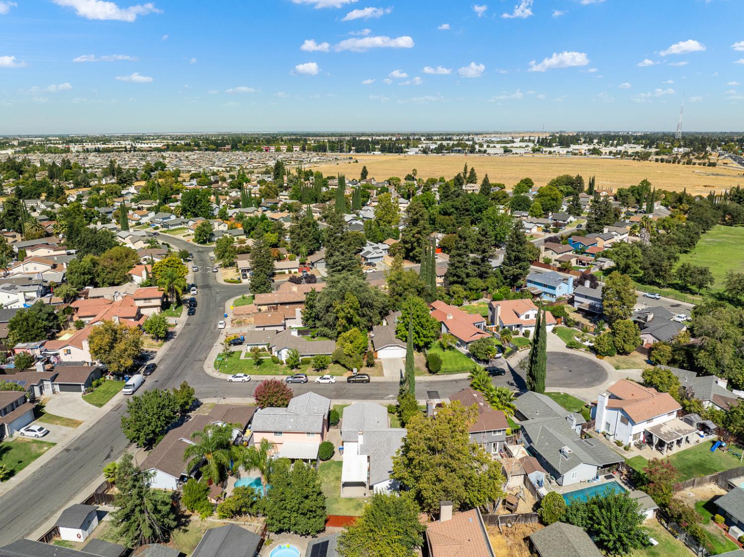 10 Shady Lake Court