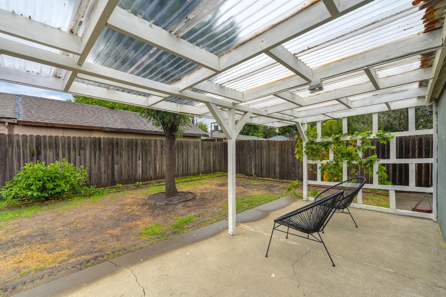 2559 Norwood Avenue