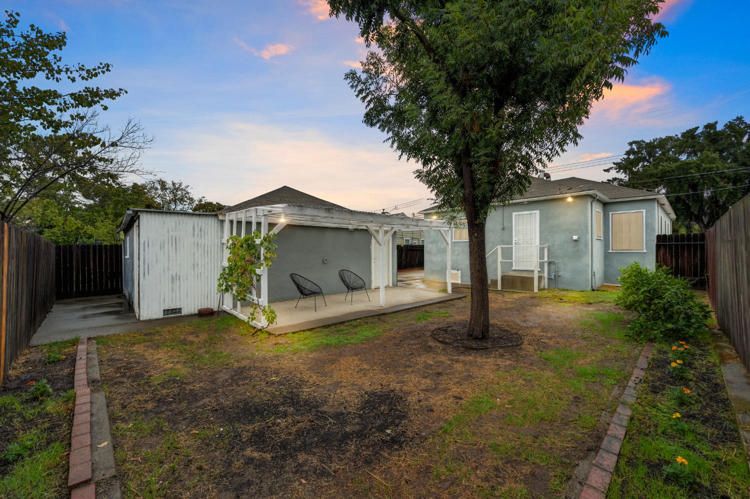2559 Norwood Avenue