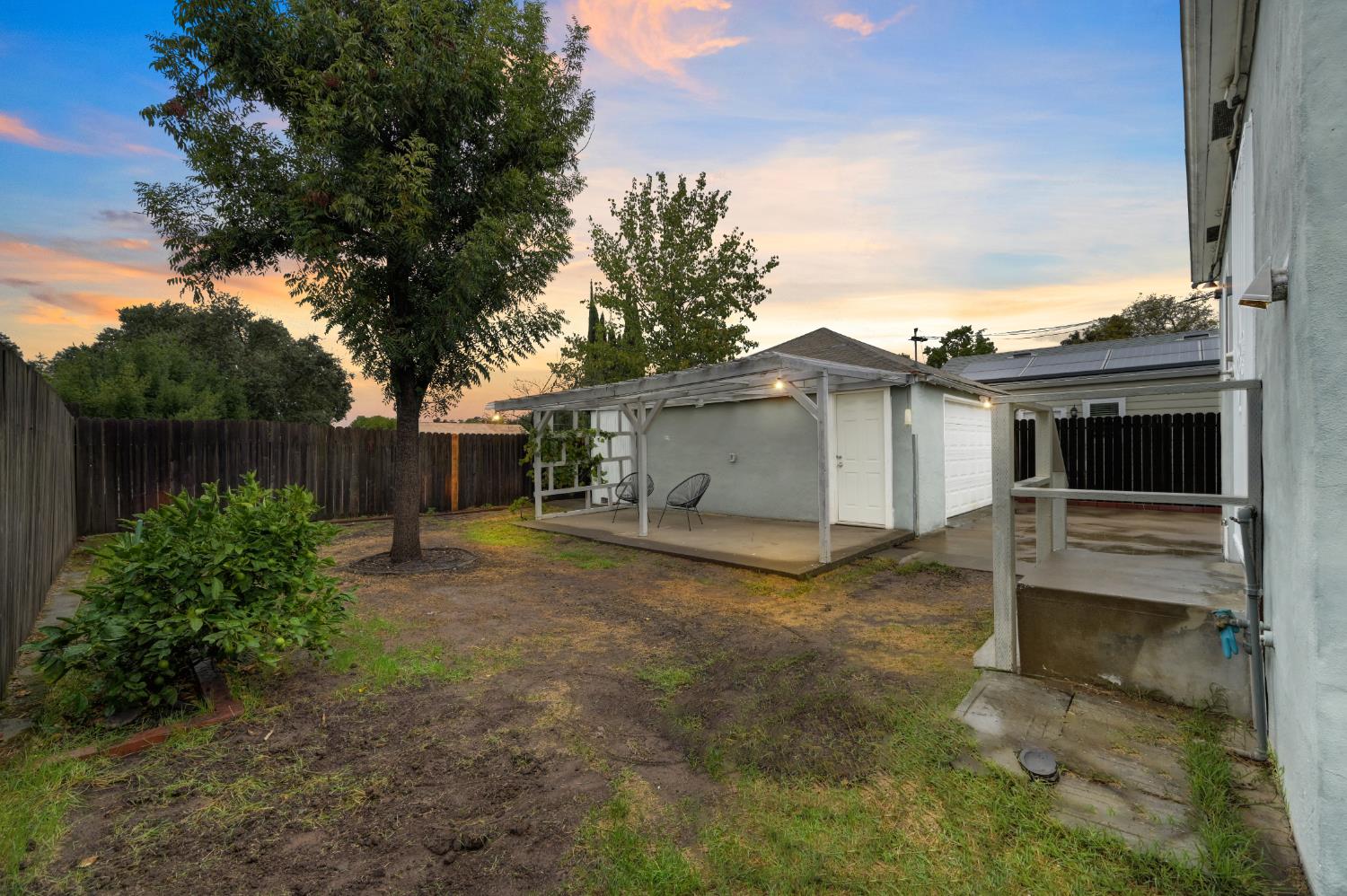 2559 Norwood Avenue