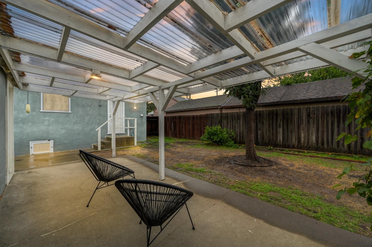 2559 Norwood Avenue