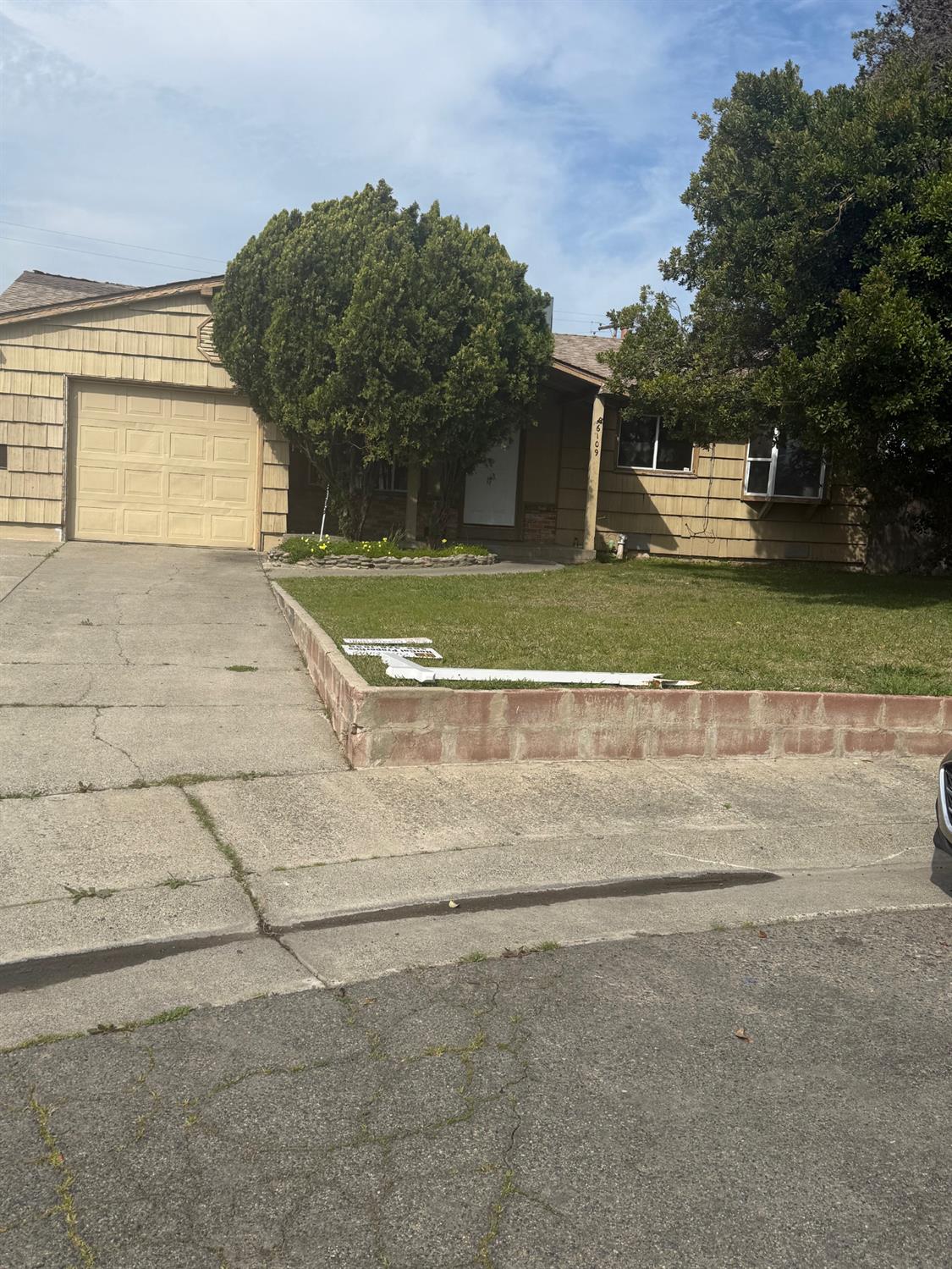 6109 Gay Way