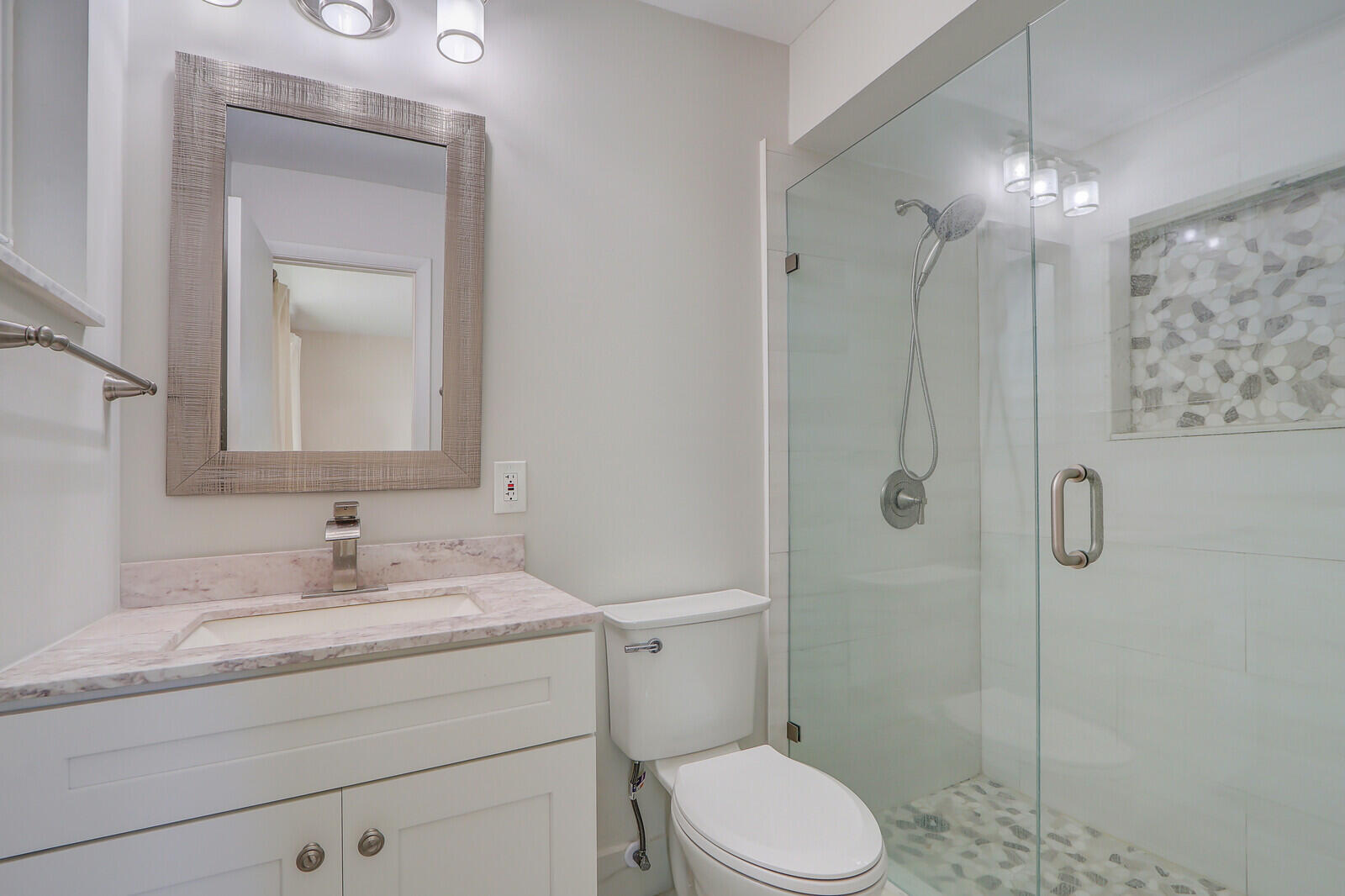 8574 SE Seagrape Way