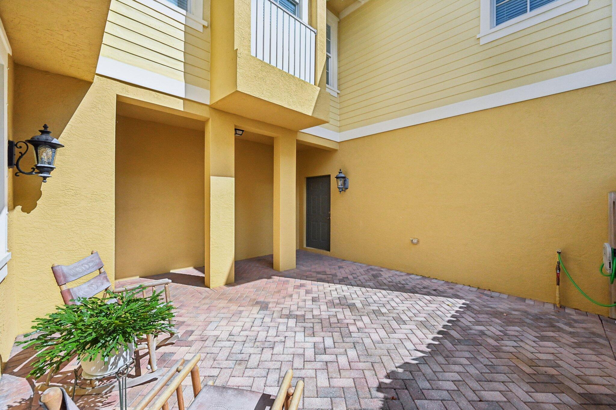 110 E Pigeon Plum Drive